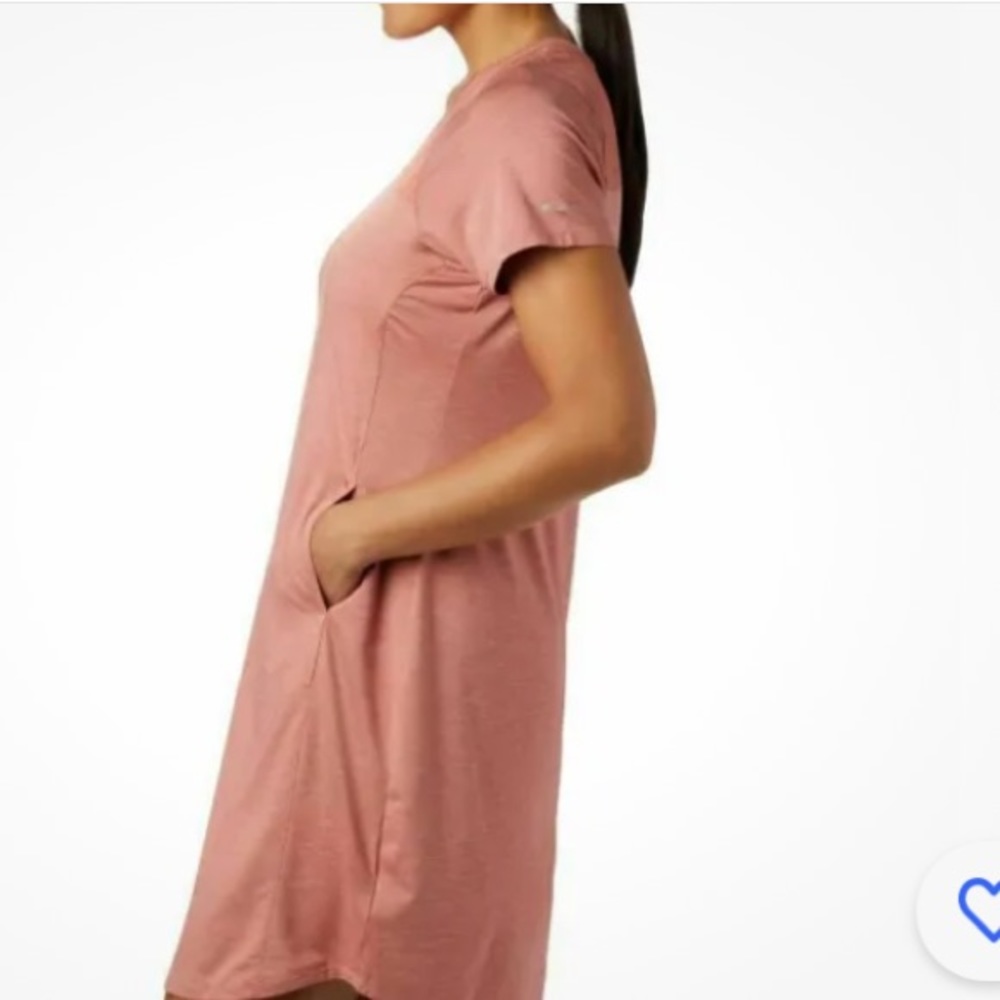 COLUMBIA women peach mini dress, short sleeves , 2 side pockets, stretch…